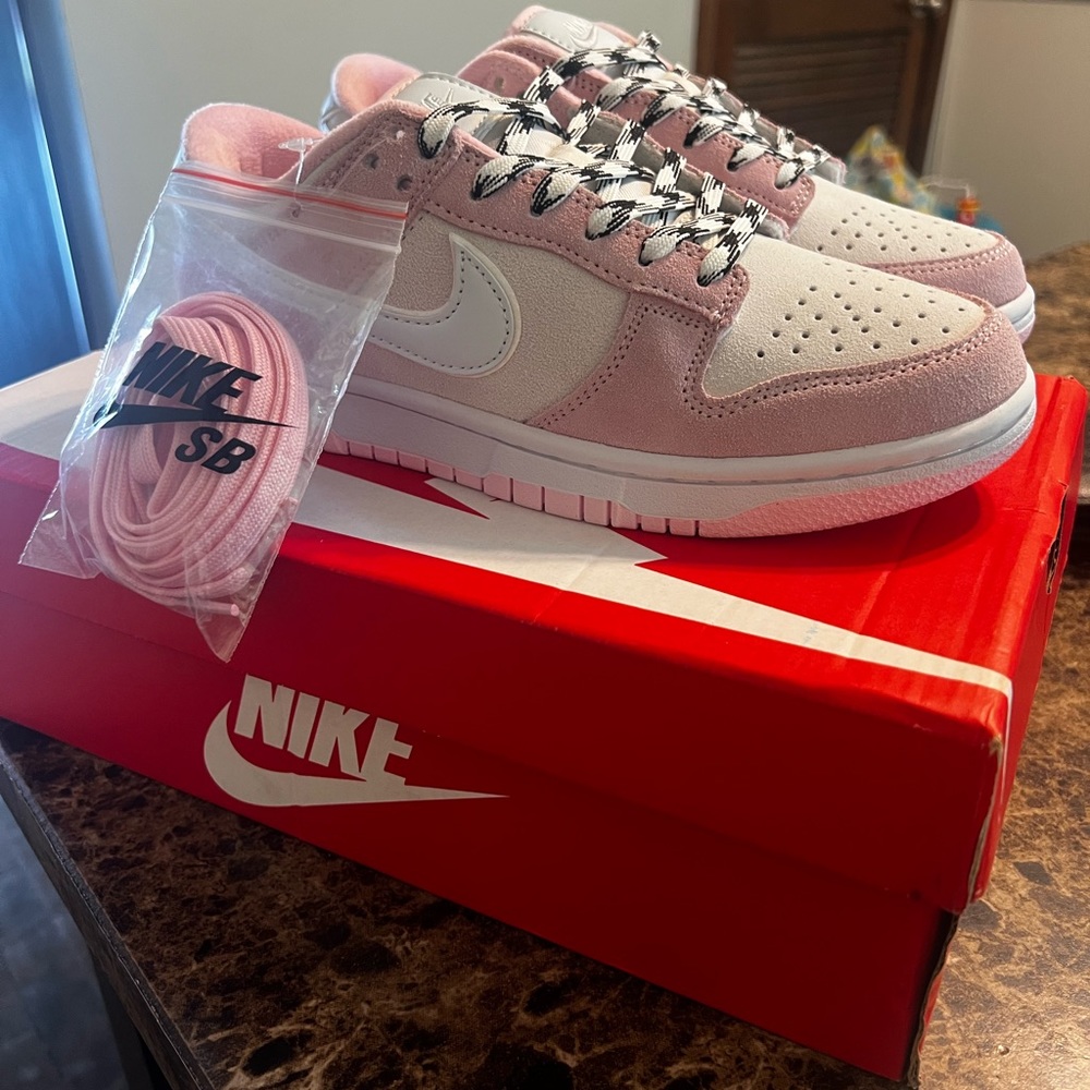 Nike dunks pink foam